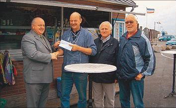 Spenden&uuml;bergabe f&uuml;r Krebshilfe (2007)