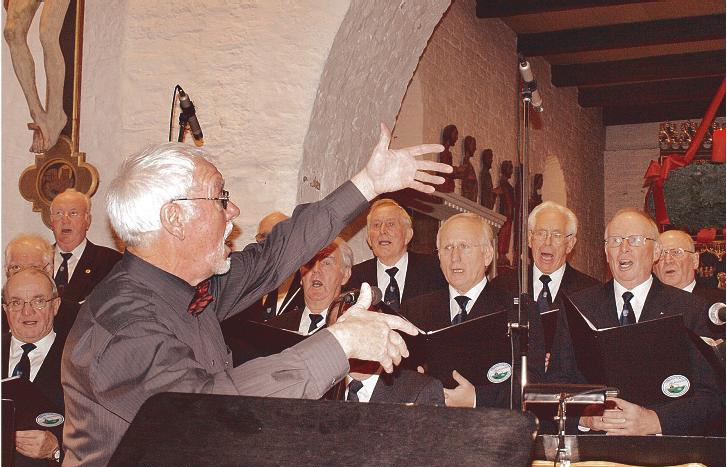 Adventskonzert in Hattstedt (2011) &ndash; Rolf Appelles dirigiert