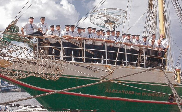 Die Fideelen Nordstrander auf der &bdquo;Alexander-von-Humboldt&ldquo; (Tall Ships Race 2004 in Aalborg DK)