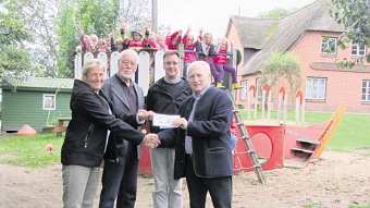 Scheck&uuml;bergabe Benefiz-Konzert f&uuml;r Odenb&uuml;ller Kindergarten (30. Sep 2014)