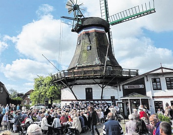 Maikonzert an der Engelm&uuml;hle auf Nordstrand